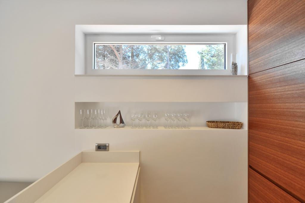 Chiponsky One - 5 Star Beachfront Property Bol Exterior foto